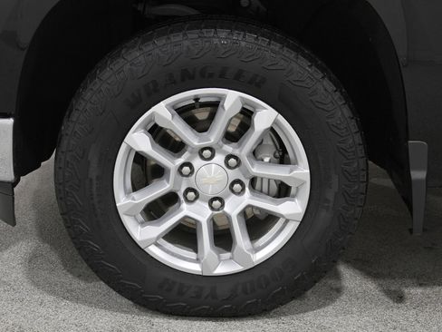 Certified 2022 Chevrolet Silverado 1500 LT w/ Z71 Off-Road Package image 23