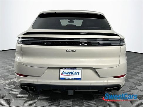 Used 2025 Porsche Cayenne Turbo image 6