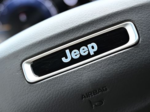 Used 2021 Jeep Grand Cherokee L Laredo AWD/4WD image 31