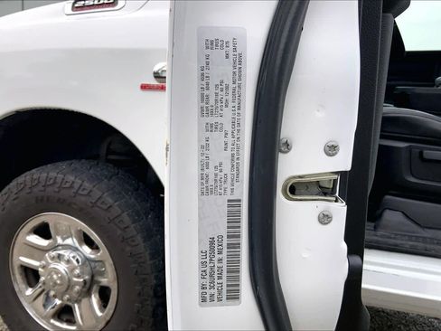 Used 2023 RAM 2500 Tradesman w/ Chrome Appearance Group AWD/4WD image 31