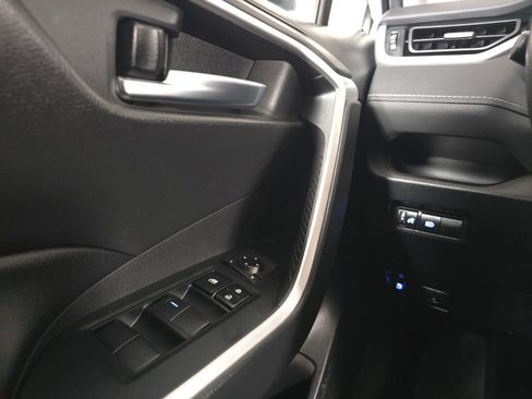 Used 2020 Toyota RAV4 XLE w/ Carpet Mat Package image 34