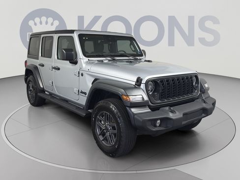 Used 2024 Jeep Wrangler Unlimited Sport AWD/4WD image 10