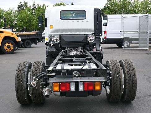 New 2025 Isuzu NPR image 7