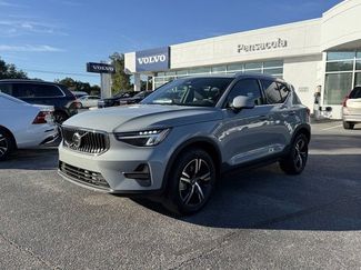 New 2025 Volvo XC40 B5 Core video 1
