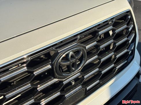Certified 2025 Toyota Sequoia Platinum AWD/4WD image 7