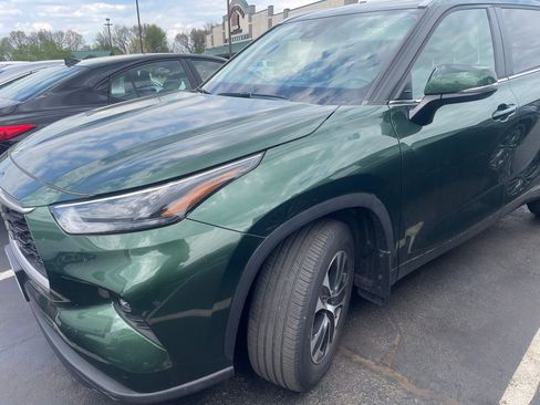 Used 2023 Toyota Highlander XLE image 6
