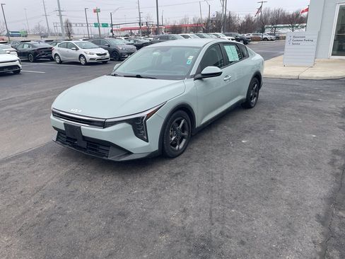 Used 2025 Kia K4 LXS image 2