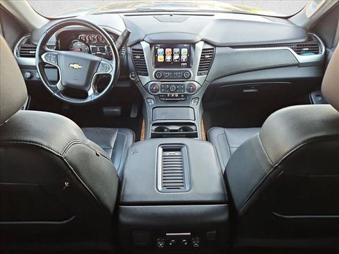 Used 2018 Chevrolet Suburban Premier AWD/4WD image 18