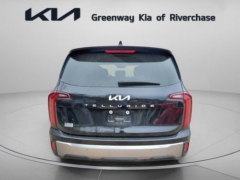 Certified 2025 Kia Telluride LX image 6