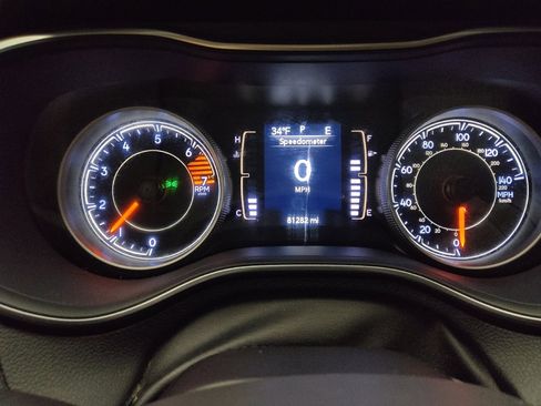 Used 2020 Jeep Cherokee Latitude AWD/4WD image 23