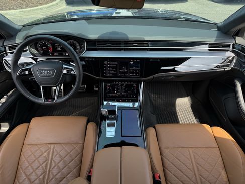 Used 2024 Audi S8 AWD/4WD image 29