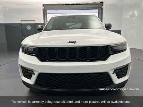 Used 2023 Jeep Grand Cherokee Limited w/ Black Appearance Package image 9