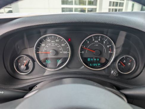 Used 2018 Jeep Wrangler Unlimited Sahara w/ Connectivity Group image 20