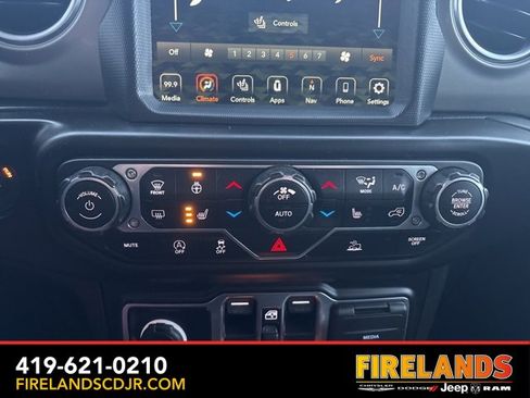 Used 2022 Jeep Wrangler Unlimited Sahara w/ Cold Weather Group image 15