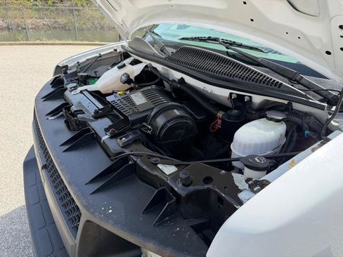 Used 2017 Chevrolet Express 2500 image 42