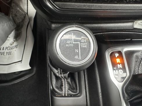 Used 2018 Jeep Wrangler Unlimited Sahara image 24