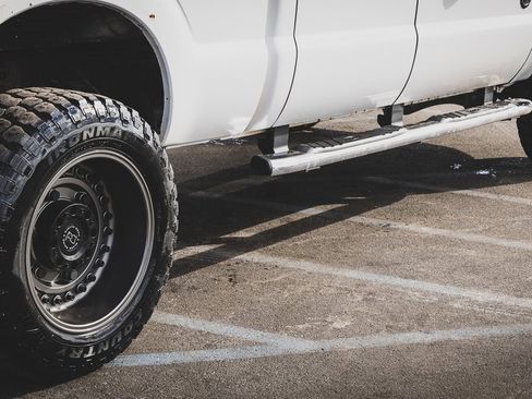 Used 2014 Ford F350 Lariat image 11