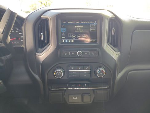 Used 2019 Chevrolet Silverado 1500 Custom Trail Boss w/ Custom Convenience Package AWD/4WD image 13
