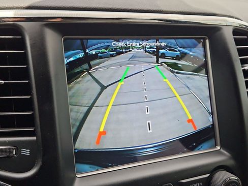 Used 2018 Jeep Grand Cherokee Limited RWD image 20
