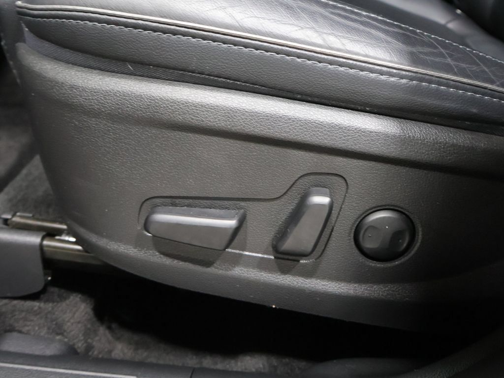 Used 2022 Hyundai Santa Fe SEL w/ Convenience + Premium Package AWD/4WD image 9
