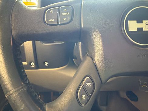 Used 2004 HUMMER H2 w/ Preferred Equipment Group AWD/4WD image 34