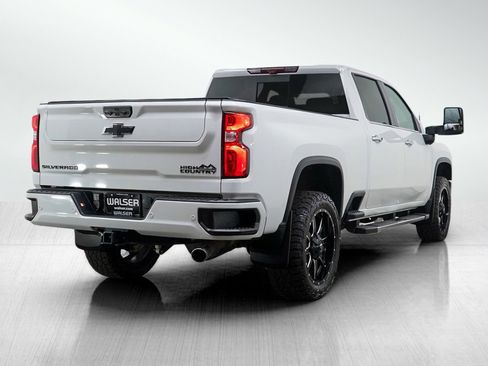Used 2022 Chevrolet Silverado 2500 High Country w/ Technology Package AWD/4WD image 5