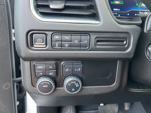 Used 2022 Chevrolet Tahoe LT w/ LT Signature Plus Package AWD/4WD image 17