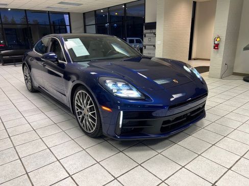 Used 2024 Porsche Panamera 4 image 37