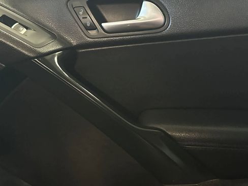 Used 2017 Volkswagen Tiguan Wolfsburg Edition FWD image 21