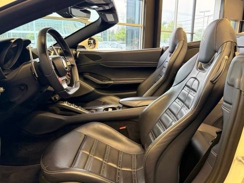 Used 2019 Ferrari Portofino RWD image 24