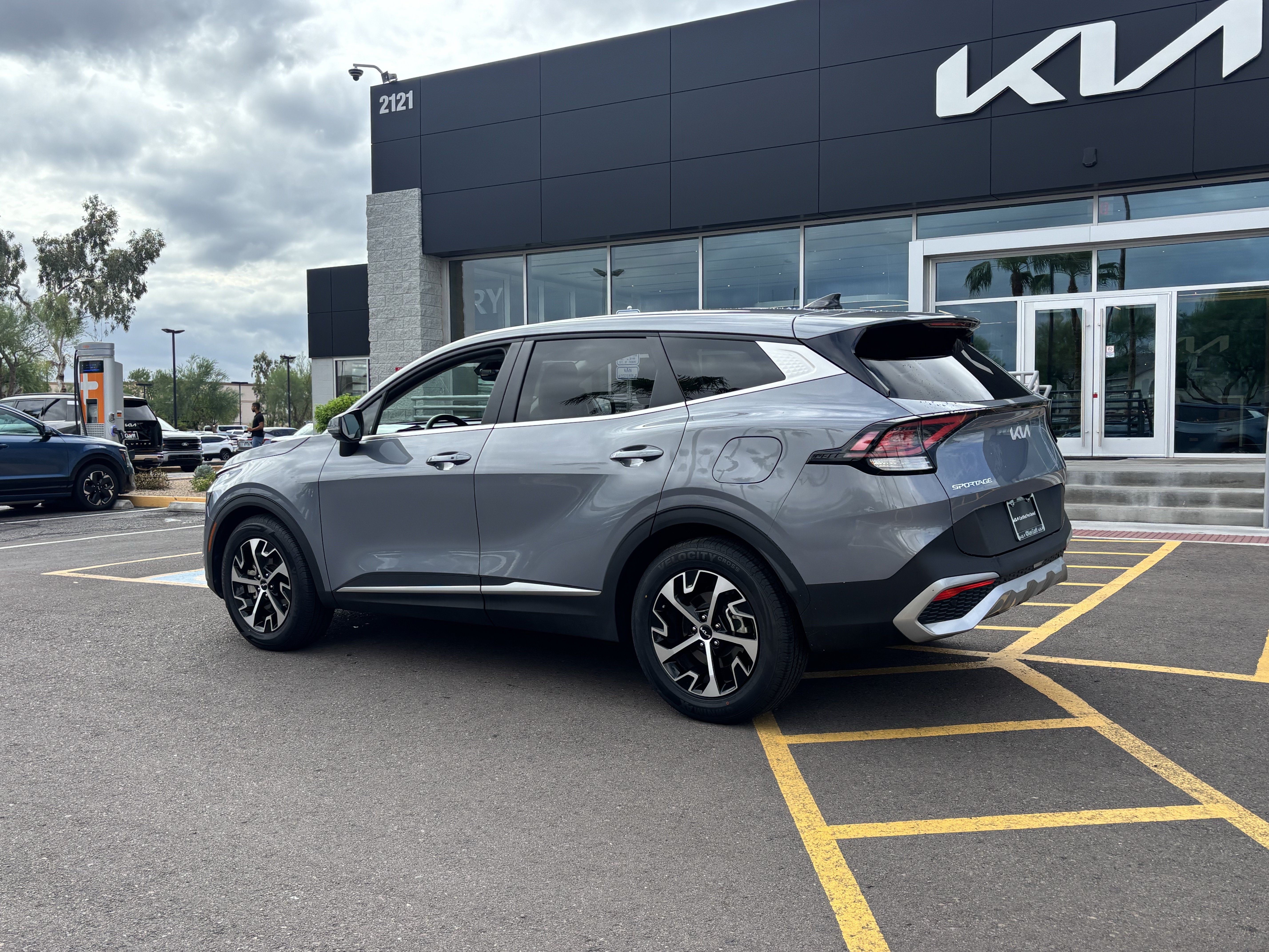 Certified 2024 Kia Sportage EX FWD image 4