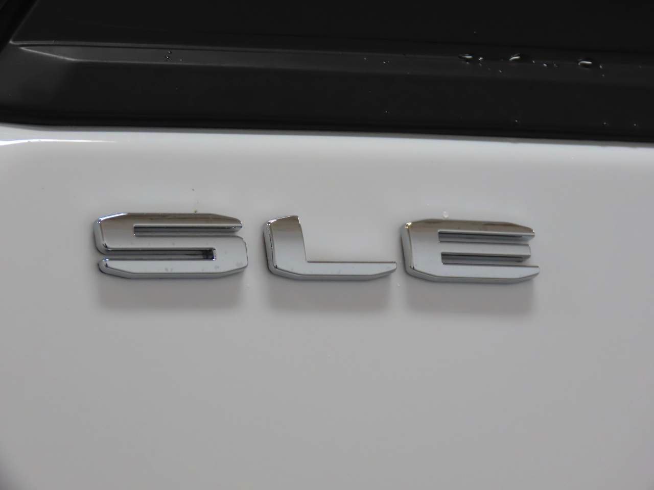 Used 2024 GMC Terrain SLE FWD image 6