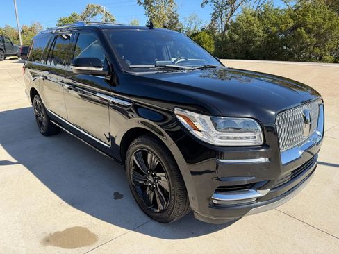 Used 2019 Lincoln Navigator L Reserve image 3