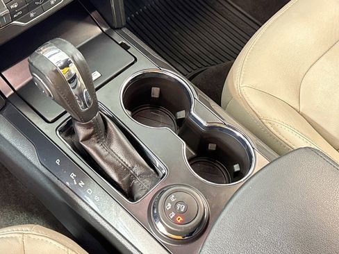 Used 2018 Ford Explorer XLT w/ Equipment Group 202A image 16