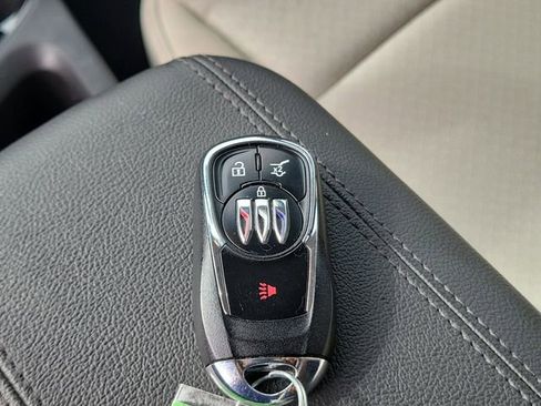Certified 2024 Buick Encore GX Preferred FWD image 32