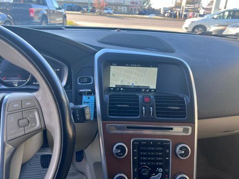 Used 2016 Volvo XC60 T6 Platinum image 5