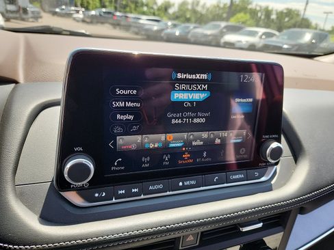 Used 2023 Nissan Rogue SV AWD/4WD image 17
