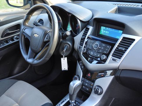 Used 2012 Chevrolet Cruze LS w/ Connectivity Package FWD image 31