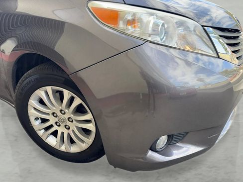 Used 2014 Toyota Sienna XLE FWD image 49