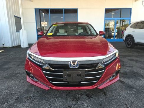 Used 2022 Honda Accord Touring image 2