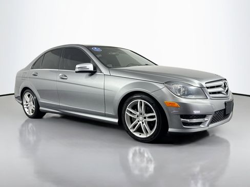 Used 2014 Mercedes-Benz C 250 Sport image 3
