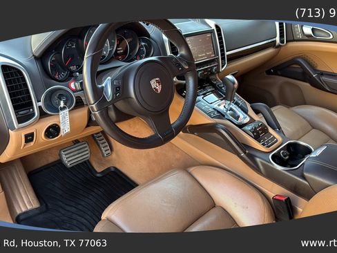 Used 2011 Porsche Cayenne S image 18