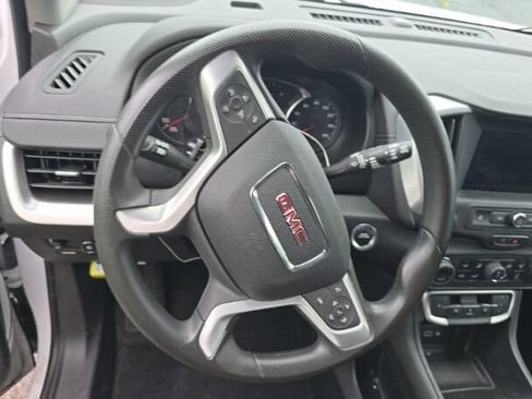Used 2024 GMC Terrain SLE w/ Driver Convenience Package AWD/4WD image 8