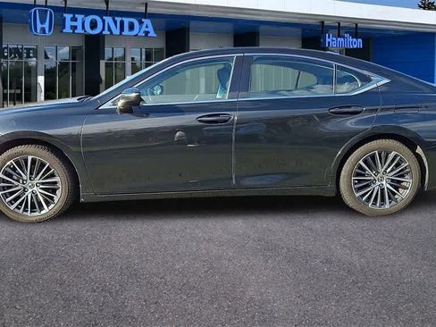 Used 2023 Lexus ES 300h w/ Premium Package image 5