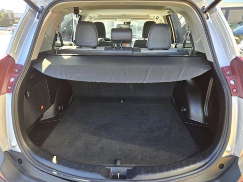 Used 2015 Toyota RAV4 Limited image 9