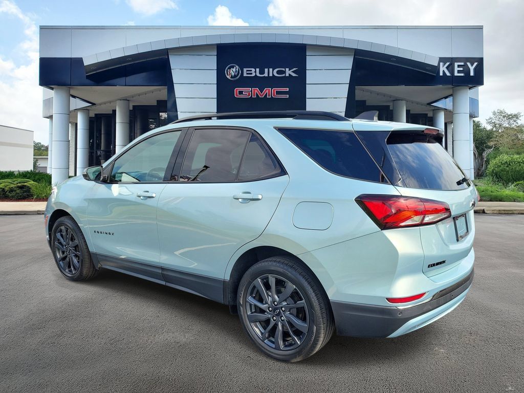 Used 2022 Chevrolet Equinox RS w/ Infotainment Package FWD image 3