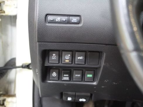 Used 2017 Nissan Rogue SV AWD/4WD image 14