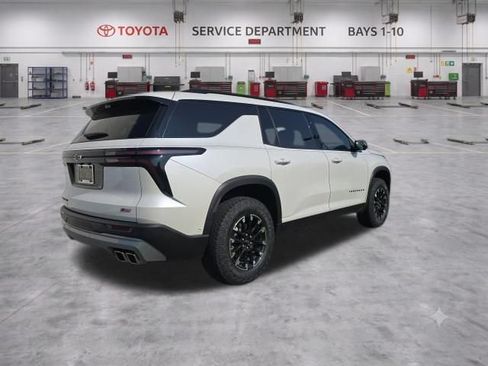 Used 2024 Chevrolet Traverse Z71 w/ Enhanced Driving Package AWD/4WD image 6