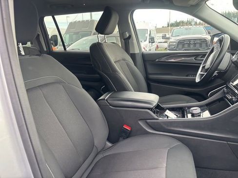 Used 2022 Jeep Grand Cherokee L Laredo w/ Luxury Tech Group I image 11