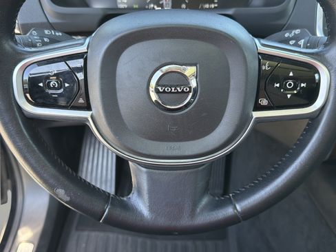 Used 2019 Volvo XC90 T5 Momentum w/ Protection Package FWD image 16